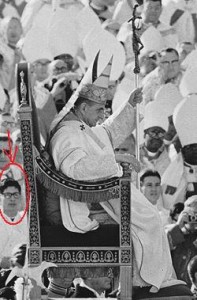 Monseñor y el Papa.